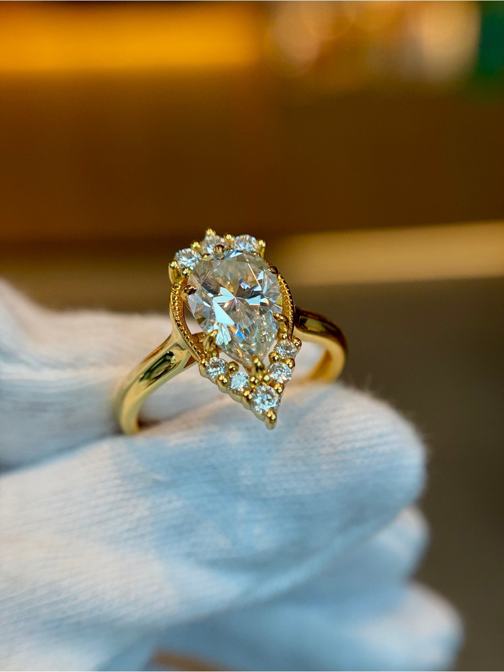 New certified 18K Gold Plated S925 Sterling Silver Pear 3CT Moissanite Ring in 7